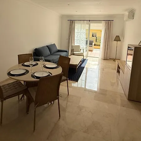 Tualto * Εστεπόνα